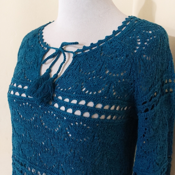 Lucky Brand Blue Crochet Tassle 3/4 Sleeve Scalloped Knit Blouse Top Size Small - Picture 3 of 12